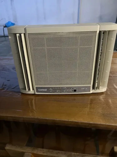 AR CONDICIONADO DE JANELA