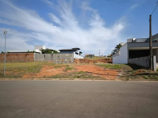 Terreno à Venda Condomínio Ilha de Bali