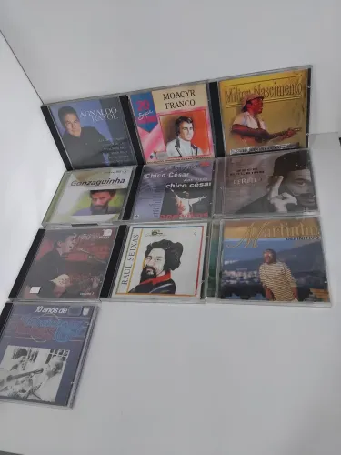 Lote de CDs de cantores brasileiros