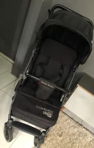 Carrinho de passeio vira berço