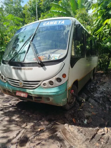 Vendo este microônibus está em perfeito estado de funcionamento só pegar e rodar 