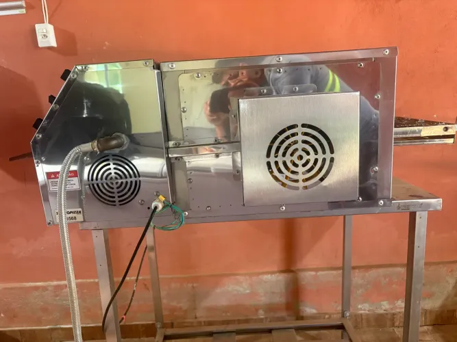 Vende-se forno esteira 