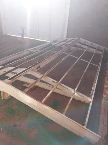 ESTRUTURA METÁLICA PARA COBERTURA 5 mts × 3 mts aceito troca por material de construção