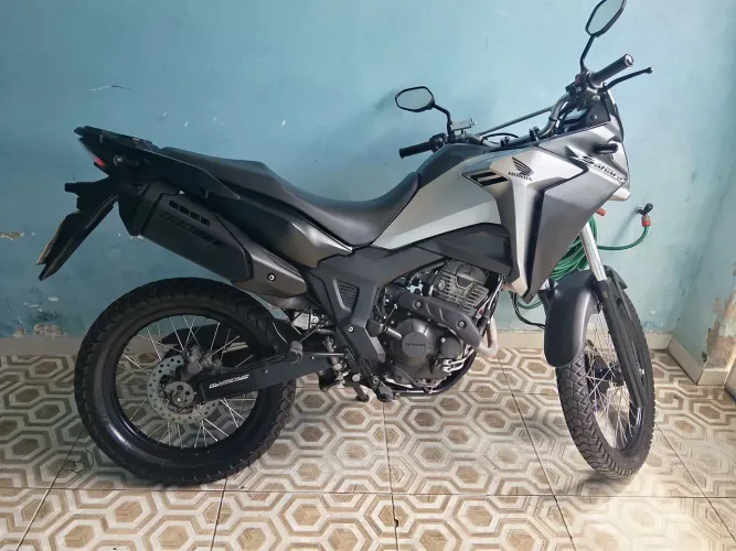 SAHARA 2024 vendo ou troco por moto