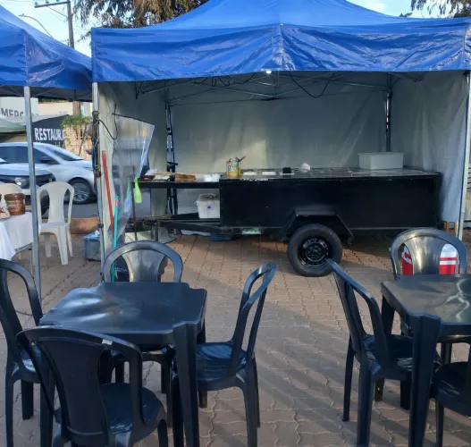 Tenda pronta p trabalhar com carretinha de hot dog