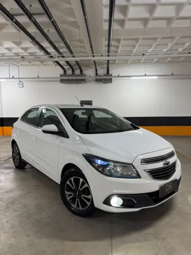 Chevrolet Onix Hatch LTZ 1.4 8V Flex Power Aut. 4P 2016
