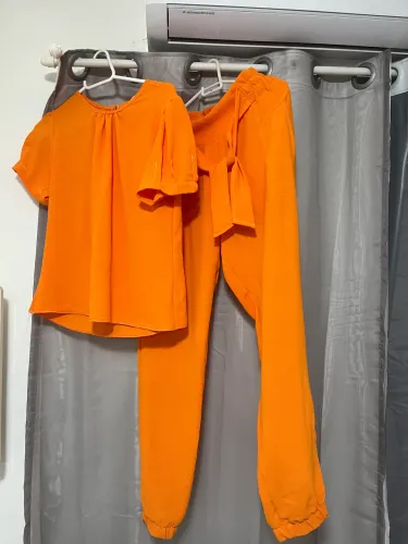 Conjunto calça e blusa