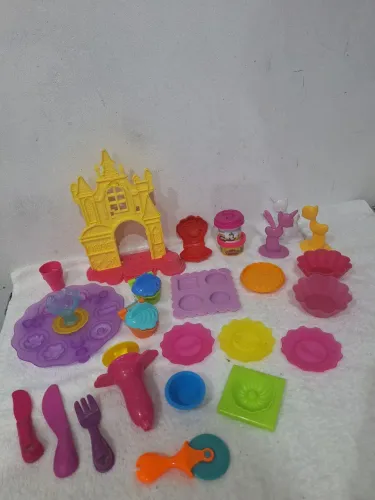 Combo de massinha playdooh diversos de menina