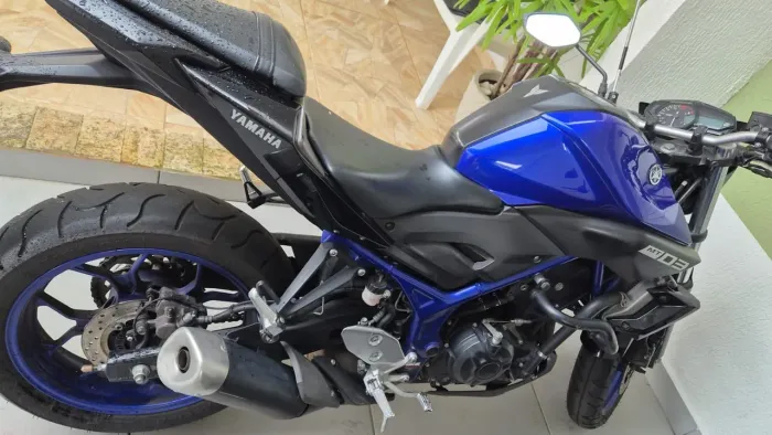 Moto Yamaha MT 03