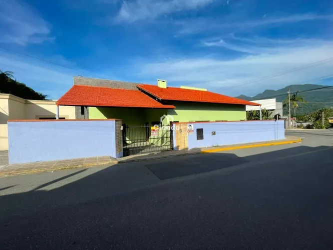 Casa para locação no Baependi - Mobiliada, ampla e com excelente terreno