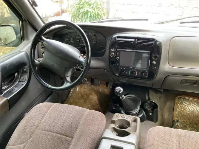 Ford Ranger XLT 2.8 8V 135cv 4X4 CD TB Diesel 2004