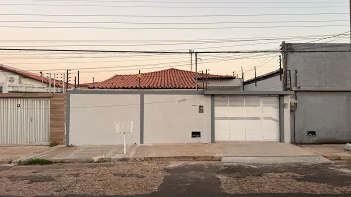 Damasceno Totti ALUGA - CASA RESIDENCIAL (Bairro Vermelha)
