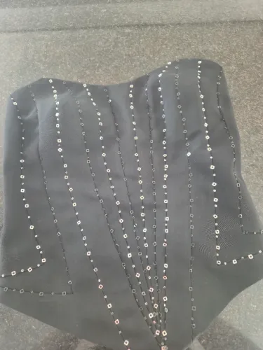 Corset preto com aplicacao bordada