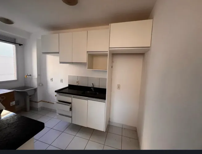Armário de cozinha com pedra