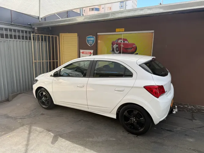 Chevrolet Onix Hatch LT 1.4 8V Flex Mec. 4P 2019
