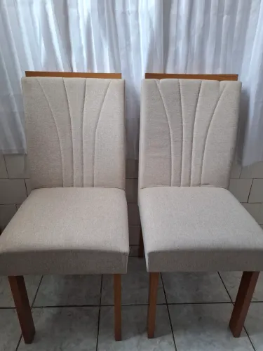 Cadeiras em MDF.  