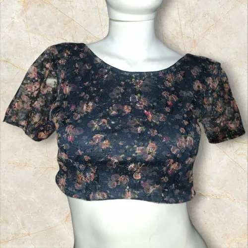 Cropped em renda floral