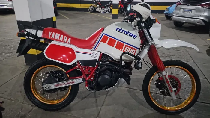 Tenere 600 em excelente estado