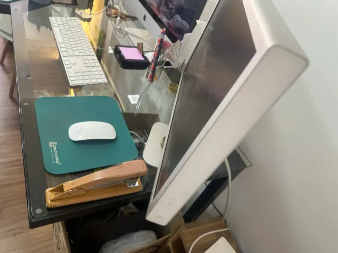 Monitor Apple Home Cinema de 20 polegadas 