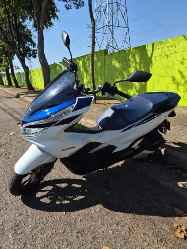 Vendo Honda PCX Sport 150, 2022, ótimo estado.