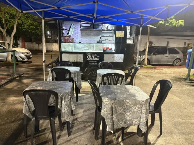 Trailer de alimentação, Pronto para Trabalhar / Equipado.