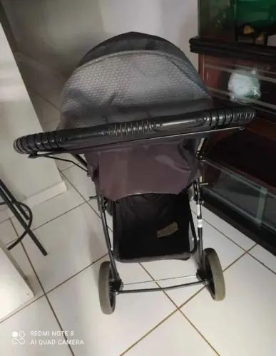 Vendo carinho de bebê 