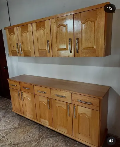 Cozinha projetada em madeira