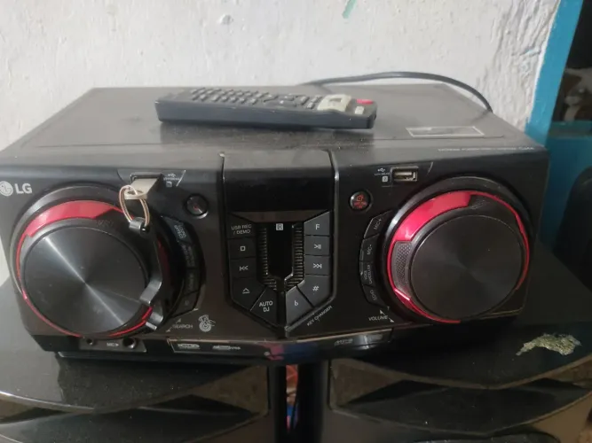Vendo SOM LG cj44 funcionando perfeitamente com controle original 