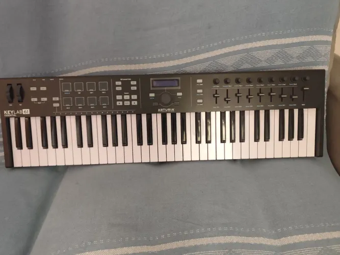 Controlador Mid Keylab61 