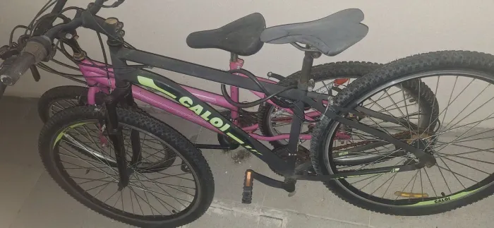 Duas Bicicletas (1 Caloi Velox + 1 Passeio) - Desapego!