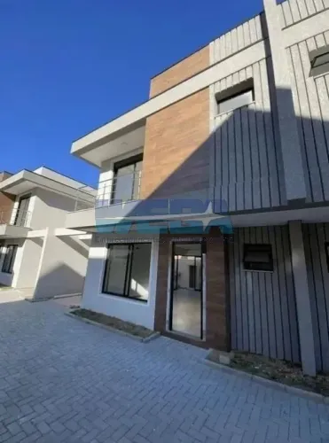 Sobrado com 3 quartos à venda por R$ 790000.00, 124.00 m2 - BOQUEIRAO - CURITIBA/PR