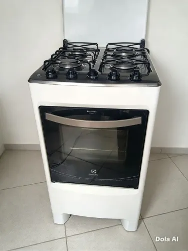 Fogão bem conservado 