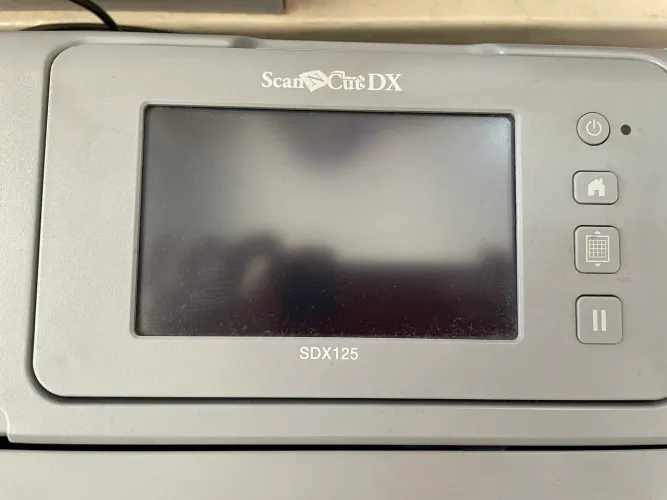 Máquina para recorte c/Scanner ScanNCut 110v SDX125 Brother
