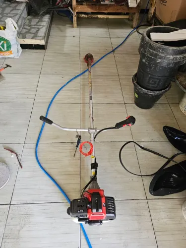 Roçadeira lateral a gasolina 2hp 52cc 2t Rt52l-b Toyama