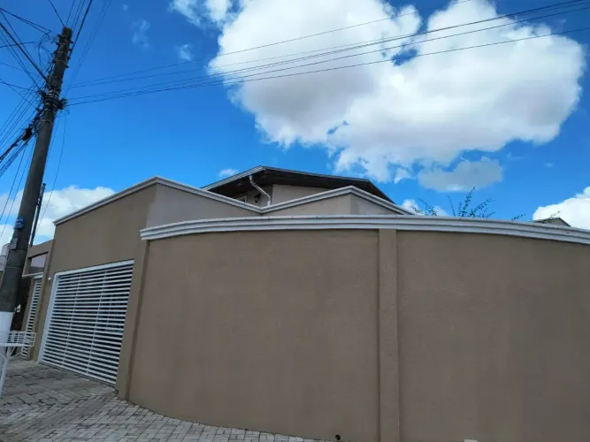 Casa de ótimo padrão com três dormitórios, 2 suítes em morada do sol em Itapetininga, opo