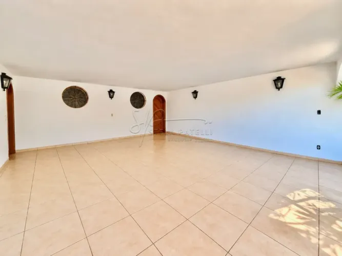 Casa sobrado de 402m² com 04 quartos sendo 03 suítes para a locação - Alto da Boa Vista