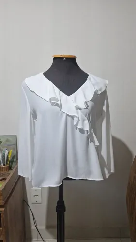 camisa zara manga longa branca babados