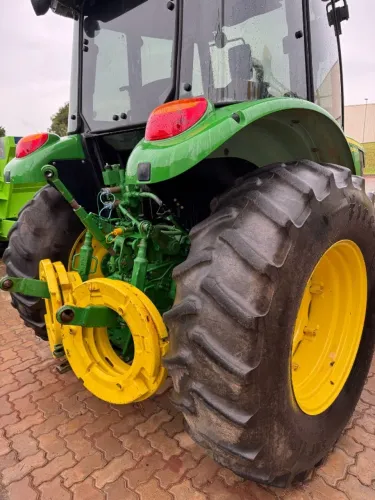 Trator John Deere 5090E - 2022- Cabinado 4x4 - Dono sempre operou - Aceito propostas