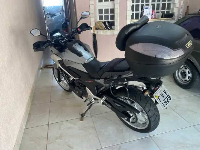HONDA NC750X 2016 - EXCELENTE ESTADO