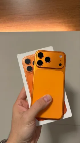 iPhone 17 Pro Max Cosmic Orange 256GB, Seminovo 100%, com Garantia Apple até Outubro