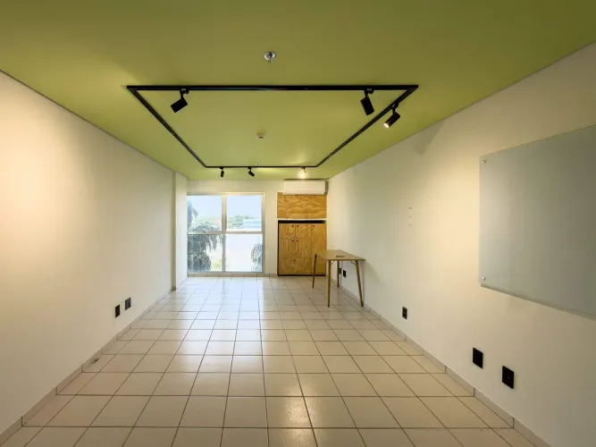 SRTVS - Ed. MultiEmpresarial - Sala com 30,31m²