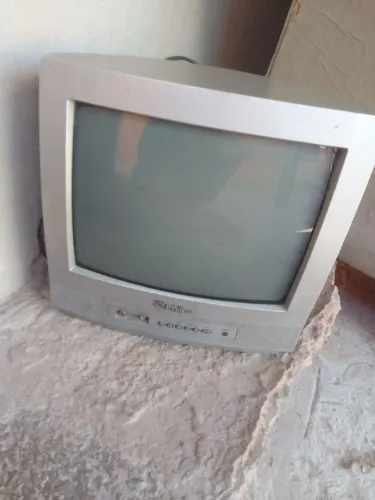 Tv de tubo peqena
