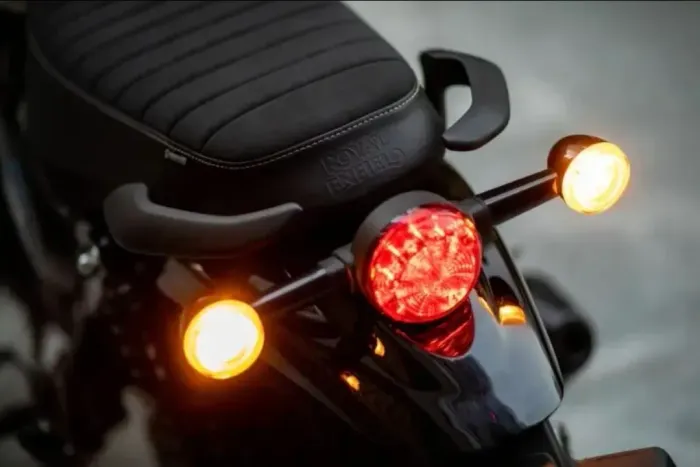 Conjunto Lanterna LED traseira e Setas HUNTER 350