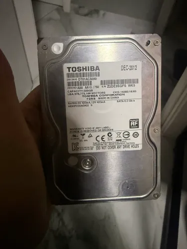 HD Toshiba de 500GB, modelo DT01ACA050, usado.