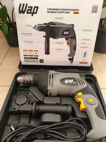 Furadeira e Parafusadeira de Impacto WAP EFPI 1000W - Nunca Usada Lacrada na Caixa
