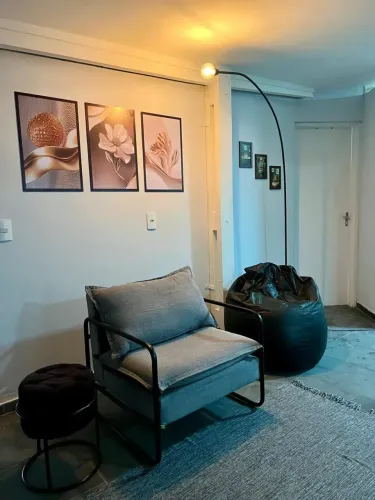 Apartamento para aluguel possui 120 metros quadrados com 2 quartos