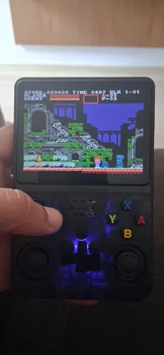 Video game portátil R36S