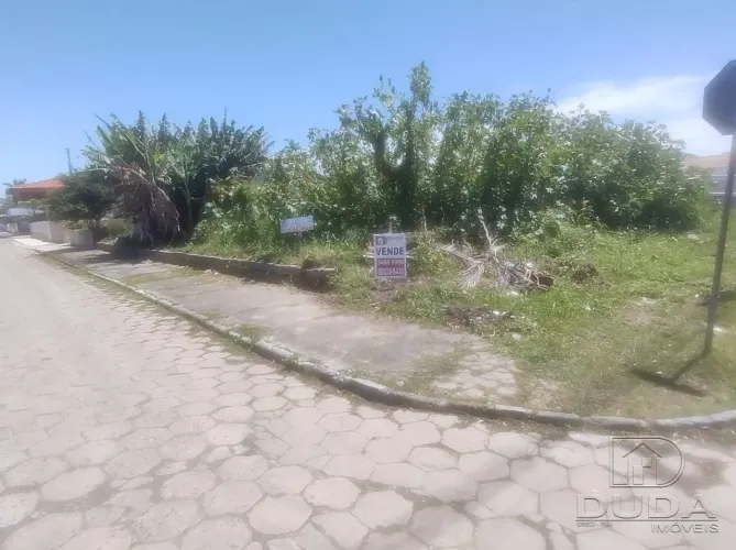 Terreno à venda no Centro de Balneário Rincão!