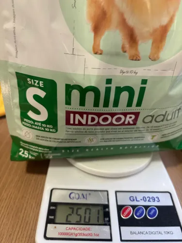 Ração Royal Canin 2,5k + caixa de transporte 