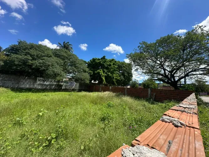 Lotes Colados Na Av Osório De Paiva,Em Frente Ao Supermercado Baratão !! . 13VT8SI